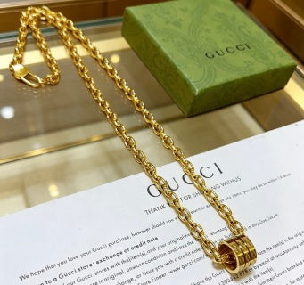 Gucci GG Oval Link Barrel Pendant Necklace