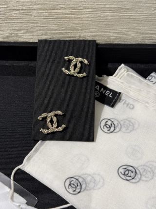 Chanel Light Gold Twisted-Design Stud Earrings