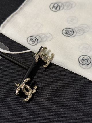 Chanel Light Gold Twisted-Design Stud Earrings