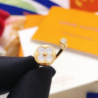 Louis Vuitton Blossom Pearl Open Ring