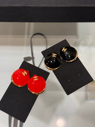 Chanel Red Enamel Gold Stud Earrings – Elegant Luxury Fashion Jewelry