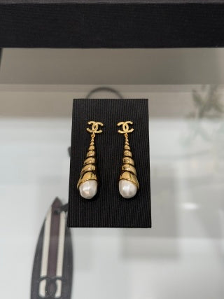 Chanel Pearl Gold Chain Drop Earrings – Elegant Luxury Fashion Jewelry