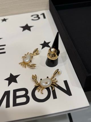 Chanel Gold Spiral Statement Ring – Elegant Luxury Fashion Jewelry
