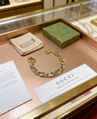 Gucci Interlocking G Twisted Chain Crystal Link Bracelet