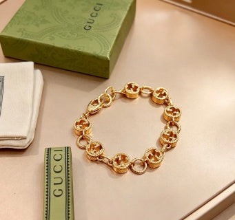 Gucci Interlocking G Medallion Coin Link Chain Bracelet