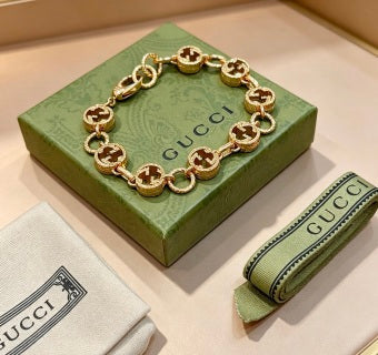 Gucci Interlocking G Medallion Coin Link Chain Bracelet