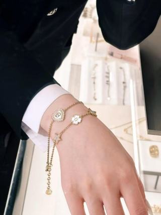 Dior Star Flower Charm Gold Chain Bracelet