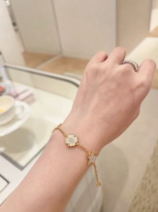 Dior Star Flower Charm Gold Chain Bracelet