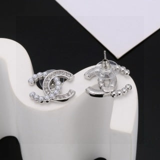 CHANEL Pearl Radiance Stud Earrings