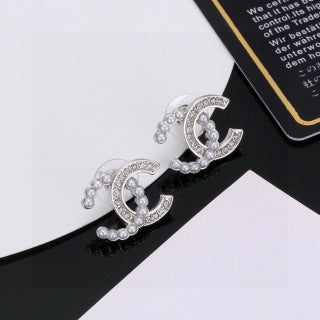 CHANEL Pearl Radiance Stud Earrings