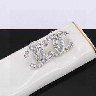 CHANEL Pearl Radiance Stud Earrings