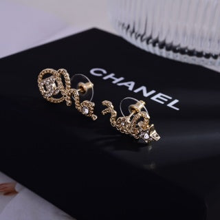 CHANEL Linked CC Chain Texture Stud Earrings