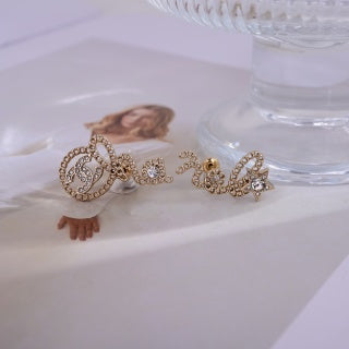 CHANEL Linked CC Chain Texture Stud Earrings
