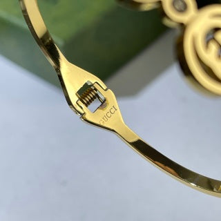 Gucci Round Interlocking G Medallion Slim Chain Cuff Bracelet