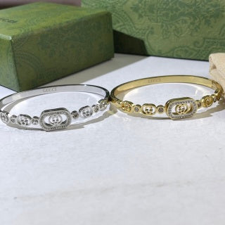 Gucci Oval Interlocking G Crystal Frame Chain Cuff Bracelet