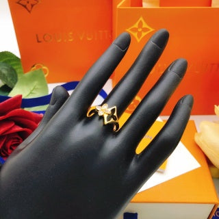 Louis Vuitton Star Blossom Open Ring