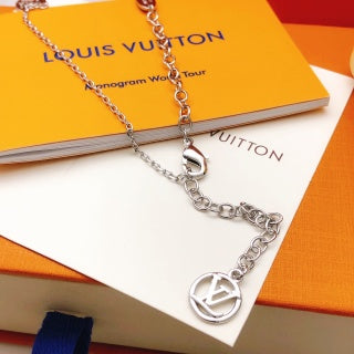 Louis Vuitton Delicate Blossom Chain Necklace