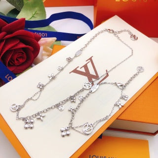 Louis Vuitton Delicate Blossom Chain Necklace