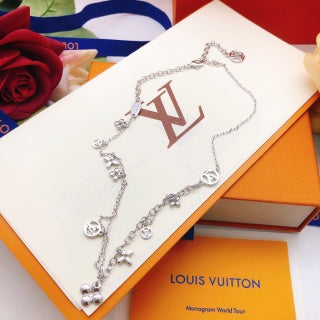 Louis Vuitton Delicate Blossom Chain Necklace