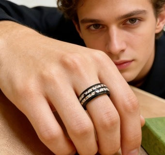 Gucci Interlocking G Black Crystal Pavé Ring