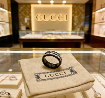 Gucci Interlocking G Black Crystal Pavé Ring