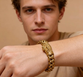 Gucci Interlocking G Lion Head Chain Link Bracelet