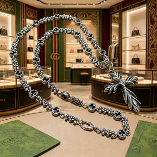Gucci Interlocking G Leaf Pendant Beaded Chain Necklace