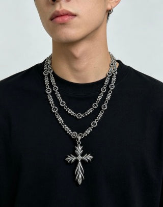 Gucci Interlocking G Leaf Pendant Beaded Chain Necklace