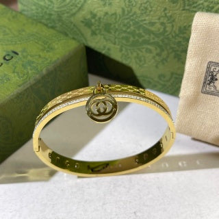 Gucci Interlocking G Circular Pendant Pavé Edge Cuff Bracelet