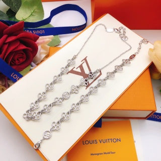 Louis Vuitton Blossom Chain Pendant Necklace