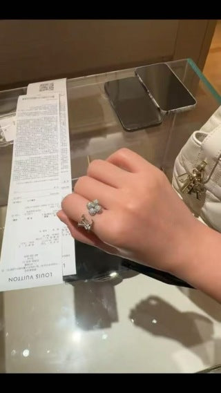 Louis Vuitton Blossom Diamond Flower Ring