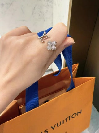 Louis Vuitton Blossom Diamond Flower Ring
