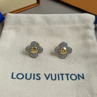Louis Vuitton Blossom Pearl Flower Stud Earrings