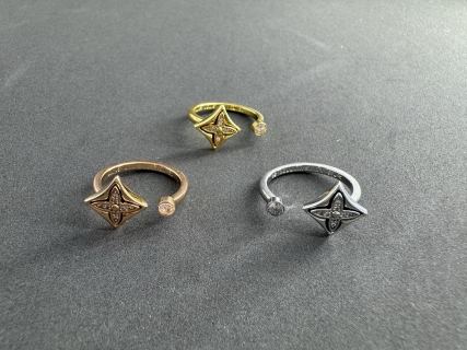 Louis Vuitton Star Blossom Open Band Ring