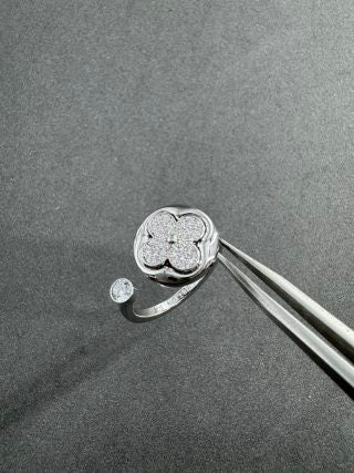 Louis Vuitton Blossom Medallion Open Ring