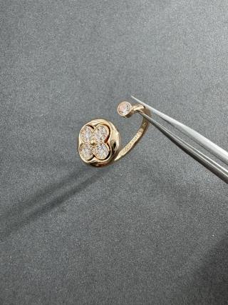 Louis Vuitton Blossom Medallion Open Ring
