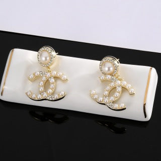 Chanel Pearl CC Drop Earrings – Elegant Luxury Fashion Jewelry