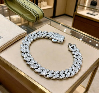 Gucci Pavé Curb Link Crystal Bracelet