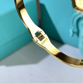 Tiffany Heart Tag Lock Bracelet – Classic Luxury Cuff Jewelry