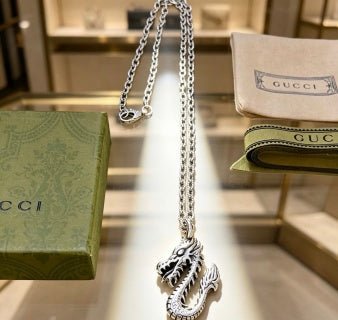 Gucci Serpente Argentato Pendant Necklace
