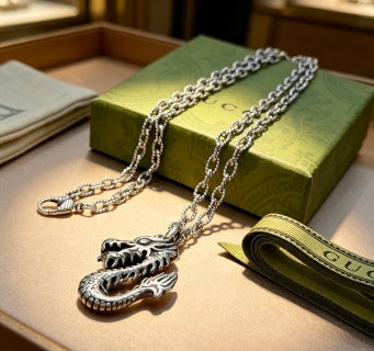 Gucci Serpente Argentato Pendant Necklace