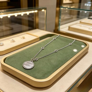 Gucci Interlocking G Medallion Logo Chain Necklace