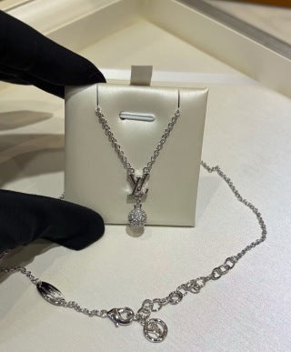 Louis Vuitton Signature Diamond Pendant Necklace