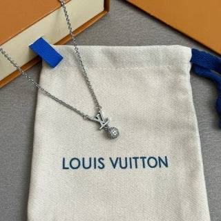 Louis Vuitton Signature Diamond Pendant Necklace