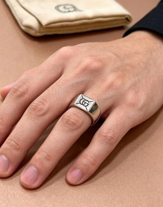 Gucci Interlocking G Signet Band Ring