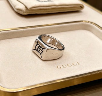 Gucci Interlocking G Signet Band Ring