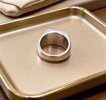 Gucci Interlocking G Signet Band Ring