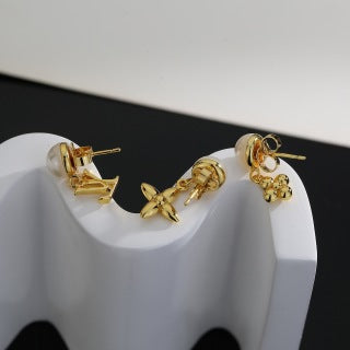 Louis Vuitton Pearl Charm Blossom Stud Earrings