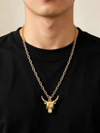 Gucci Horn Pendant Minimal Chain Necklace