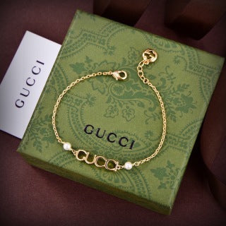 Gucci Interlocking Logo Pearl Chain Bracelet